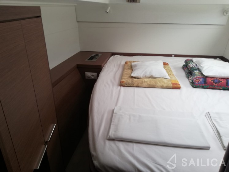Lagoon 40 - Yacht Charter Sailica
