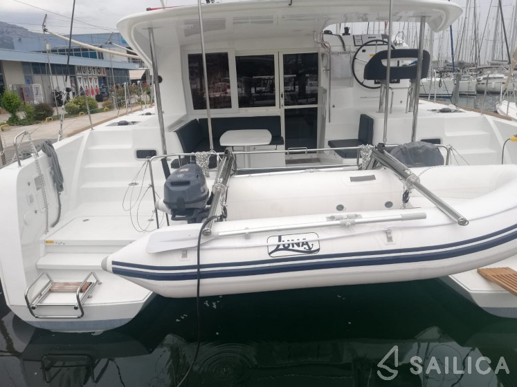 Lagoon 40 - Yacht Charter Sailica