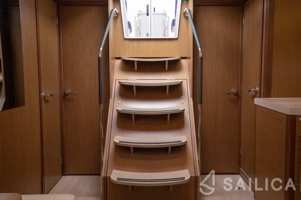 Oceanis 51.1 - Yacht Charter Sailica
