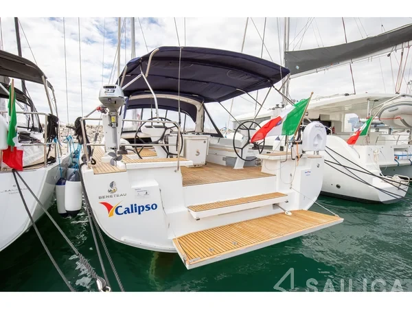 Oceanis 51.1 - Yacht Charter Sailica