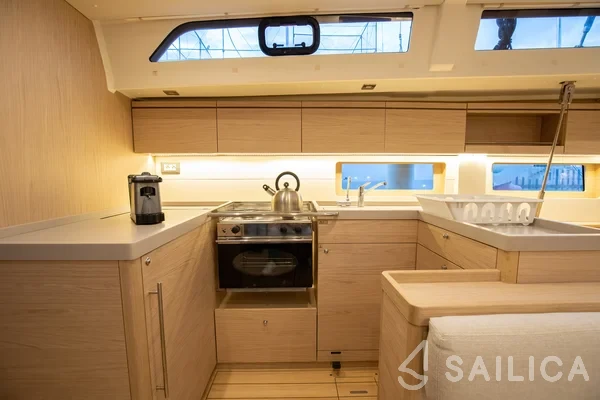 Oceanis 51.1 - Yacht Charter Sailica