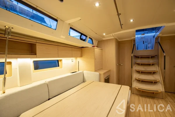 Oceanis 51.1 - Yacht Charter Sailica