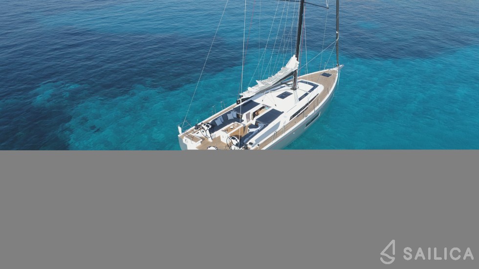 Oceanis 51.1 - Yacht Charter Sailica