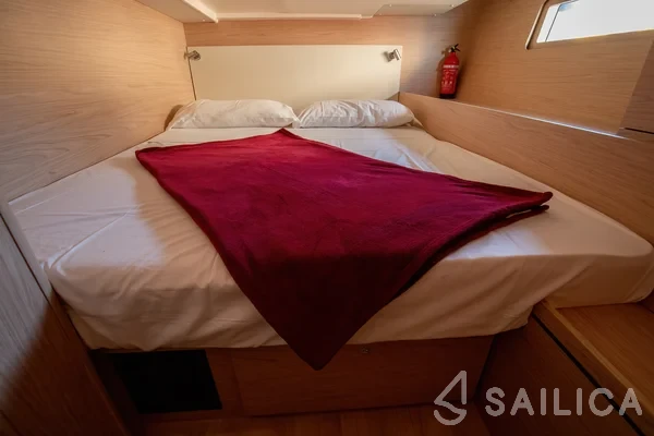 Oceanis 51.1 - Yacht Charter Sailica
