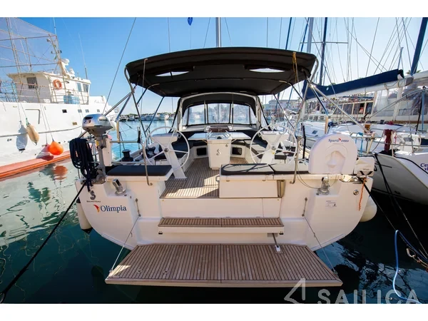Oceanis 51.1 - Yacht Charter Sailica