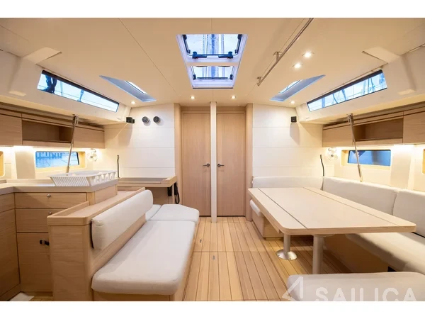 Oceanis 51.1 - Yacht Charter Sailica