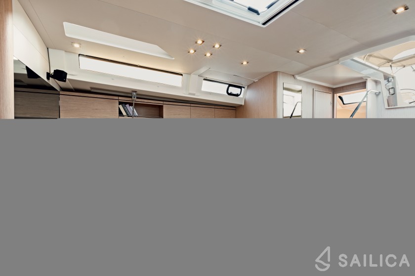 Oceanis 51.1 - Yacht Charter Sailica