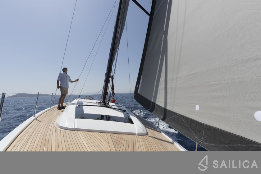 Oceanis 51.1 - Yacht Charter Sailica