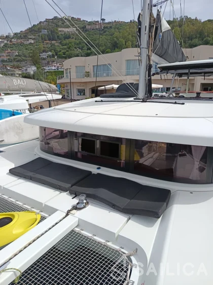Lagoon 42 - Yacht Charter Sailica