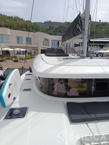 Lagoon 42 - Yacht Charter Sailica
