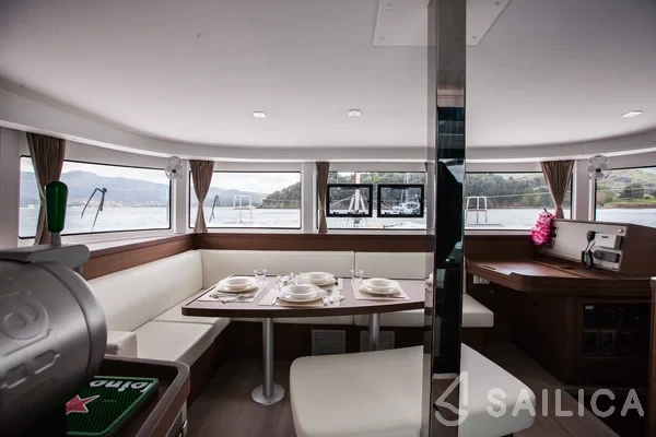 Lagoon 42 - Yacht Charter Sailica