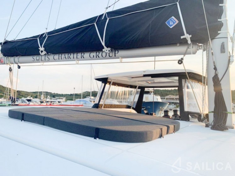 Lagoon 42 - Yacht Charter Sailica