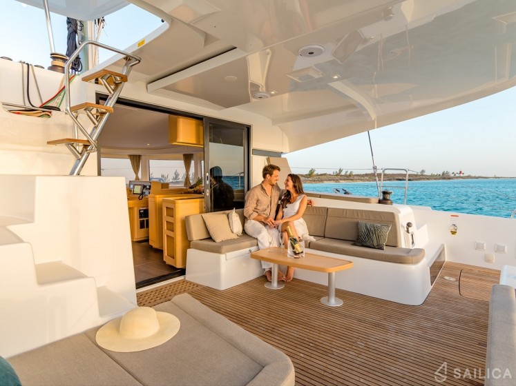 Lagoon 42 - Yacht Charter Sailica