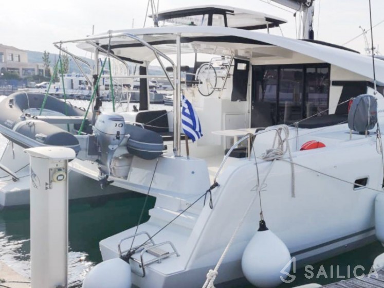 Lagoon 42 - Yacht Charter Sailica
