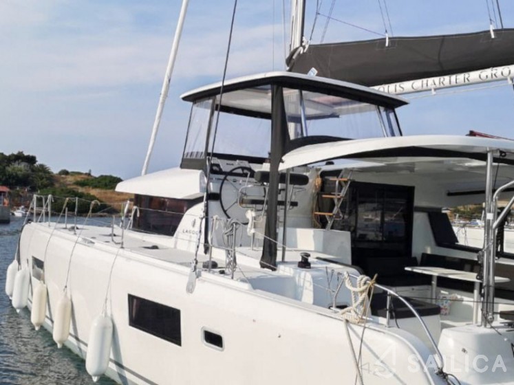 Lagoon 42 - Yacht Charter Sailica