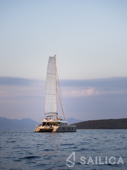 Sunreef 60 - Yacht Charter Sailica