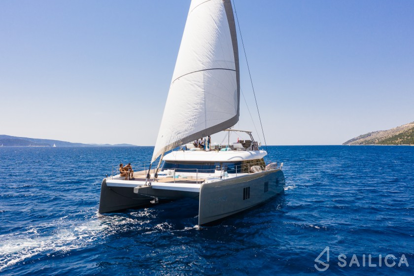 Sunreef 60 - Yacht Charter Sailica