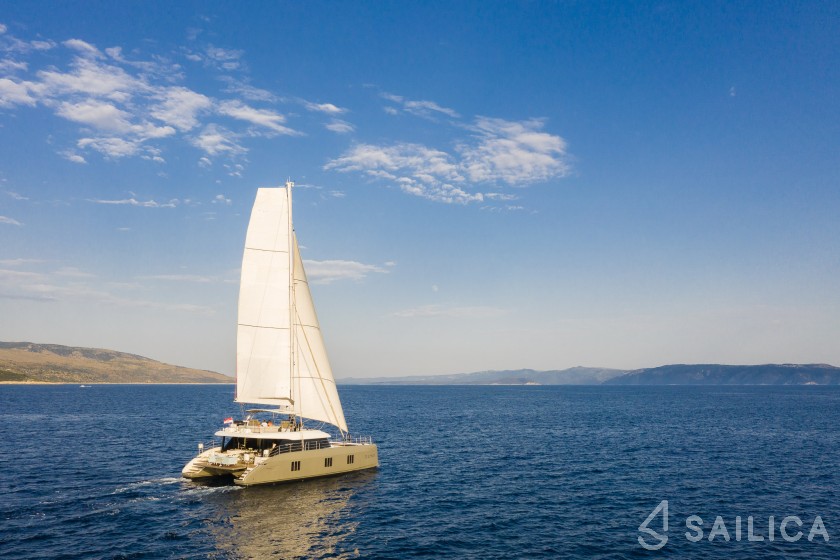 Sunreef 60 - Yacht Charter Sailica