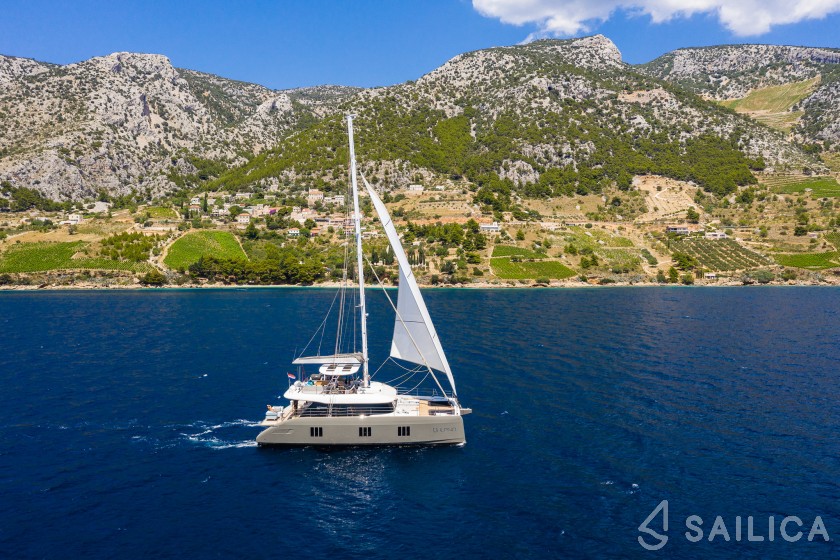 Sunreef 60 - Yacht Charter Sailica