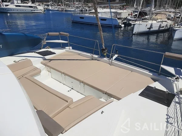 Bali 4.1 - Yacht Charter Sailica
