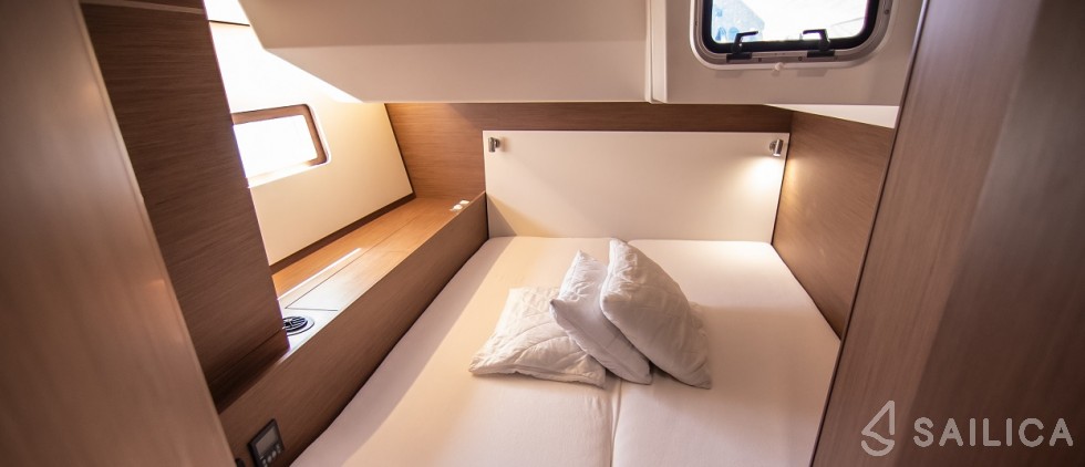 Oceanis 51.1 - Yacht Charter Sailica