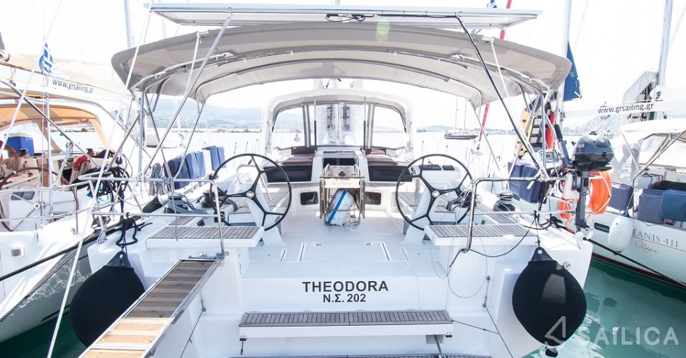 Oceanis 51.1 - Yacht Charter Sailica