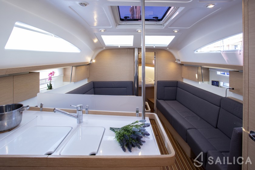 Elan 40 Impression - Yacht Charter Sailica