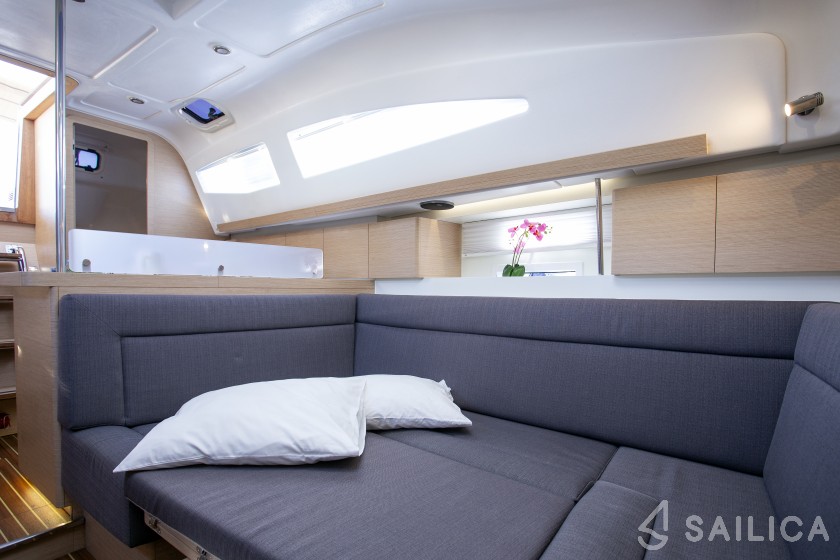Elan 40 Impression - Yacht Charter Sailica