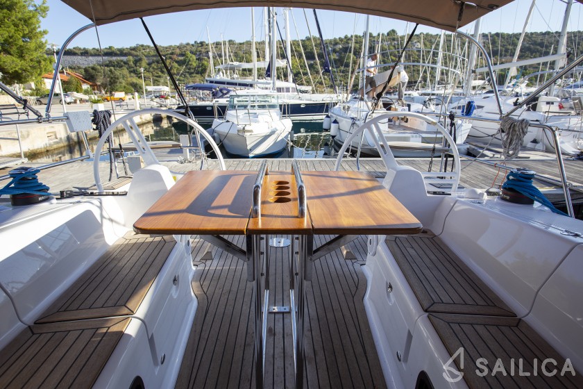 Elan 40 Impression - Yacht Charter Sailica