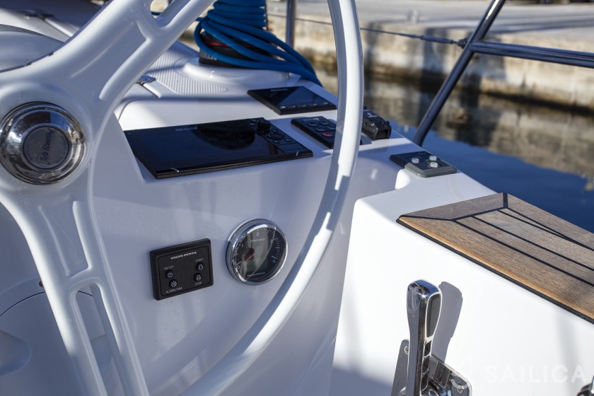 Elan 40 Impression - Yacht Charter Sailica