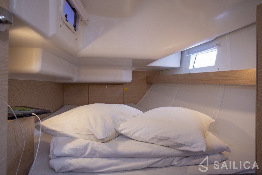 Elan 40 Impression - Yacht Charter Sailica