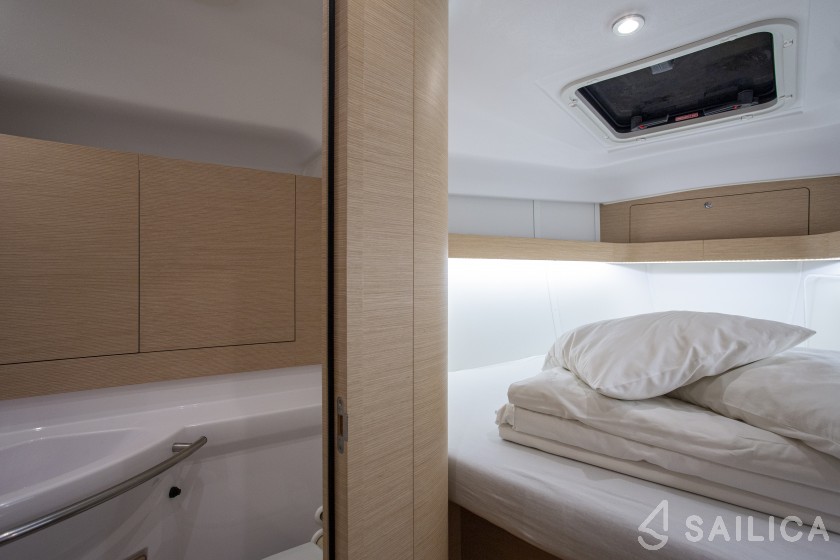 Elan 40 Impression - Yacht Charter Sailica