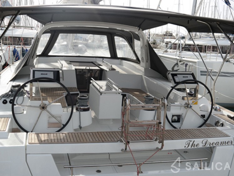 Oceanis 55 - Yacht Charter Sailica