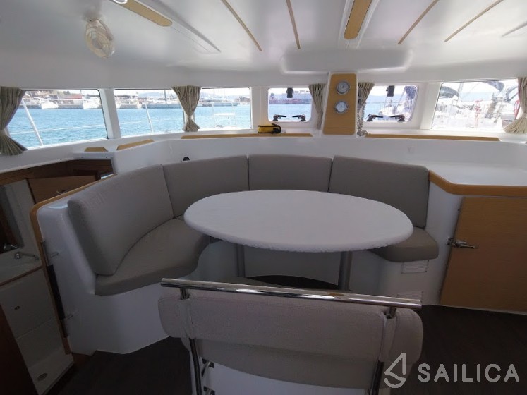 Lagoon 380 - Yacht Charter Sailica