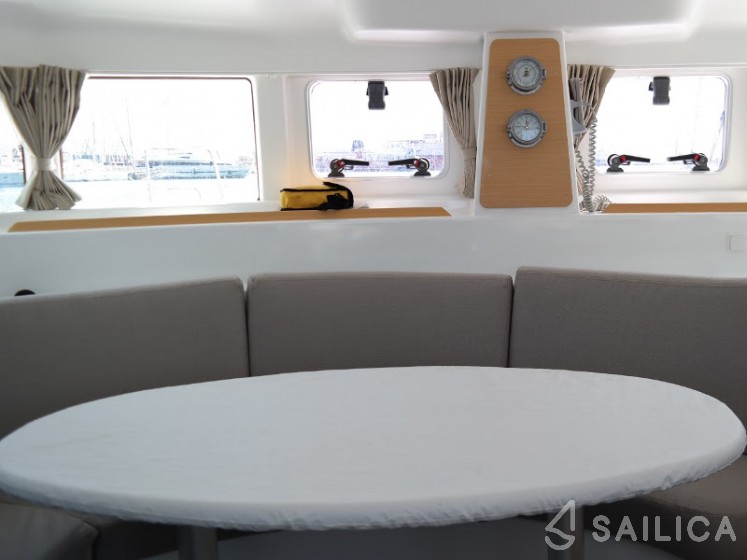 Lagoon 380 - Yacht Charter Sailica