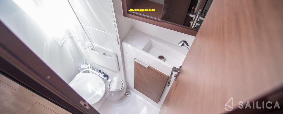Lagoon 40 - Yacht Charter Sailica