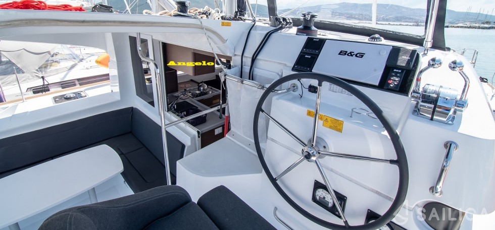 Lagoon 40 - Yacht Charter Sailica