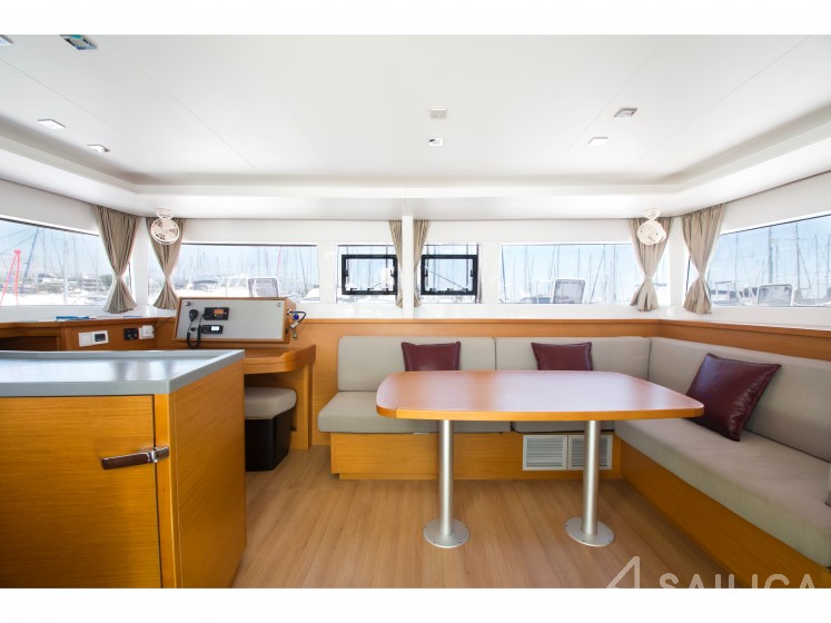 Lagoon 450  Flybridge - Yacht Charter Sailica