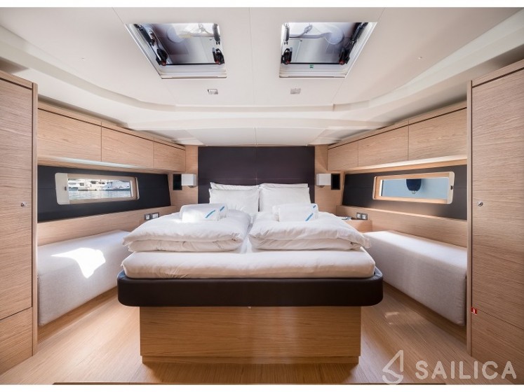 Oceanis 51.1 - Yacht Charter Sailica
