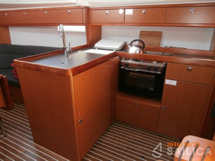 Bavaria 37 Cruiser - Yacht Charter Sailica