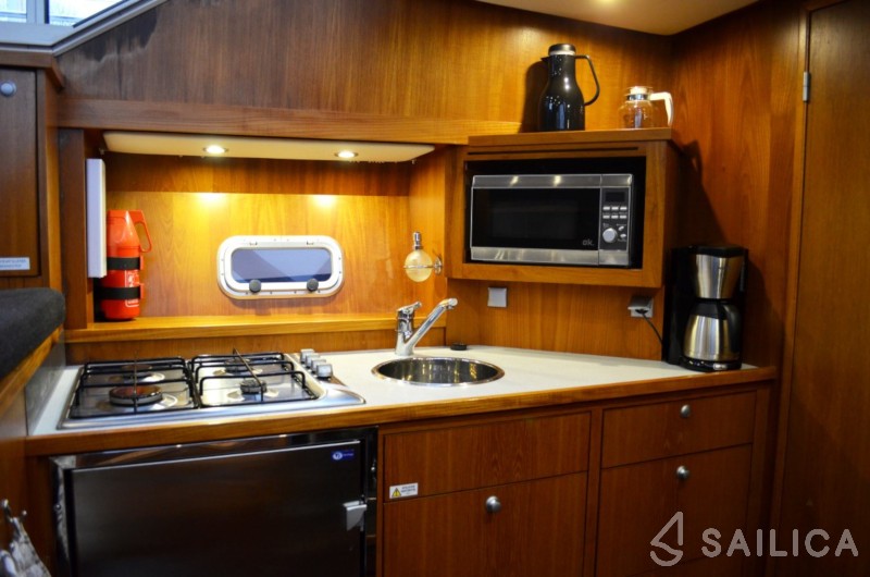 De Drait Renal 36 - Yacht Charter Sailica