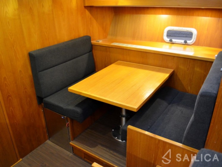De Drait Renal 36 - Yacht Charter Sailica