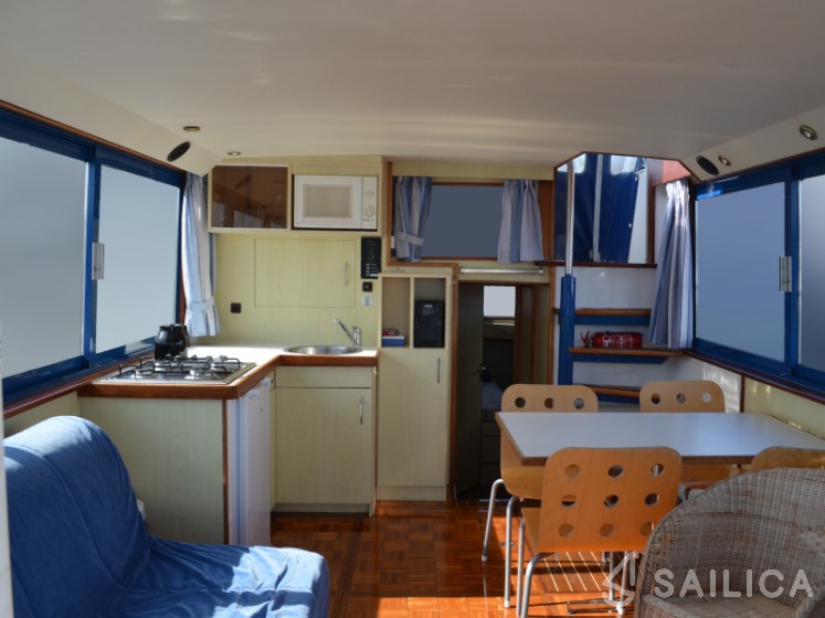 De Drait Safari Houseboat 1050 - Yacht Charter Sailica