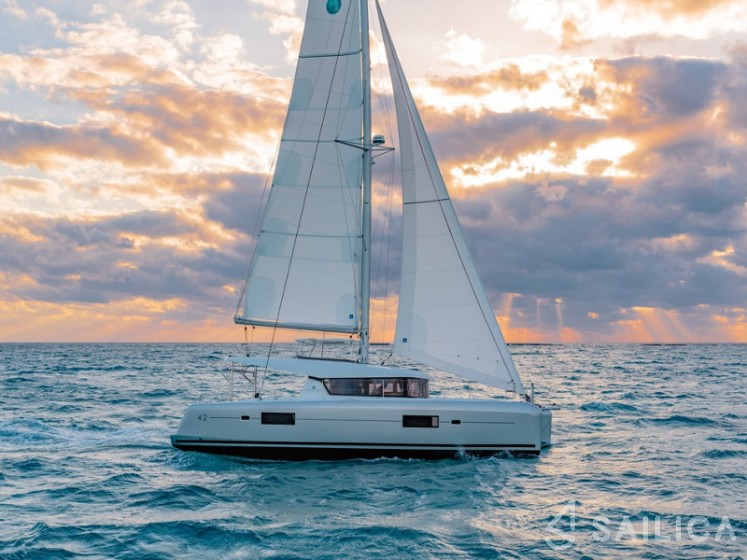 Lagoon 42 - Yacht Charter Sailica