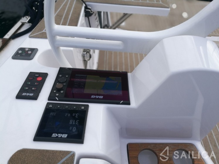 Elan 40 Impression - Yacht Charter Sailica
