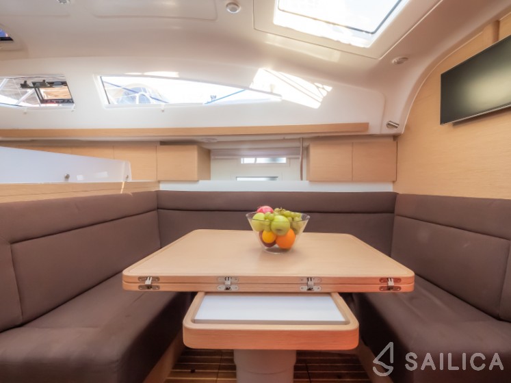 Elan 40 Impression - Yacht Charter Sailica