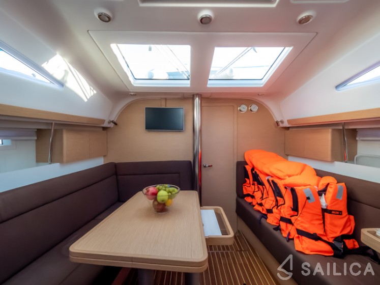 Elan 40 Impression - Yacht Charter Sailica
