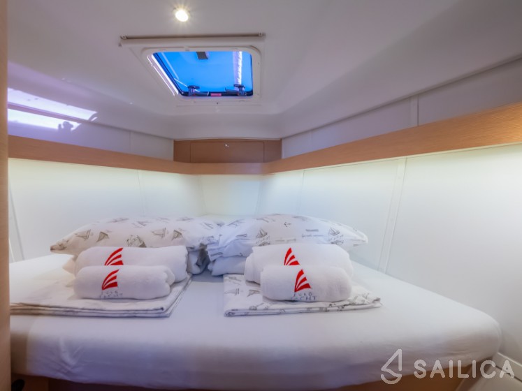 Elan 40 Impression - Yacht Charter Sailica