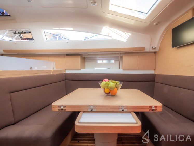 Elan 40 Impression - Yacht Charter Sailica