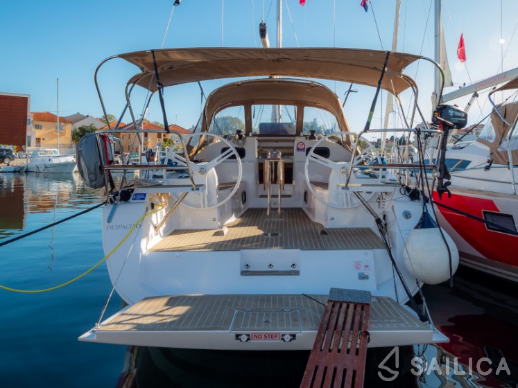 Elan 40 Impression - Yacht Charter Sailica